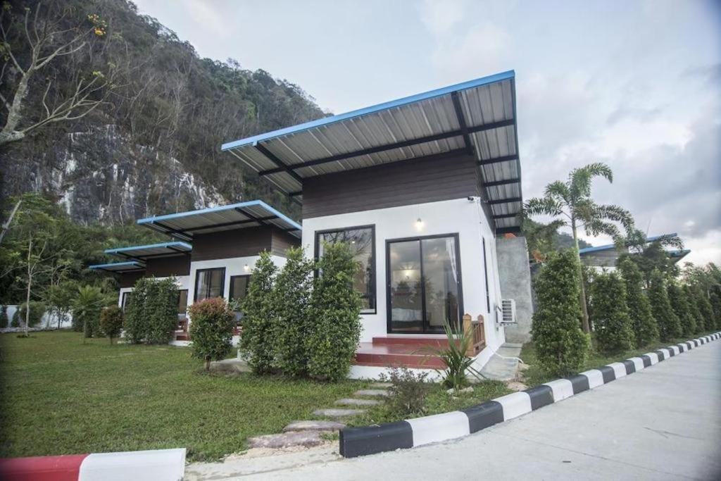 Phuphayot Resort Trang Dış mekan fotoğraf