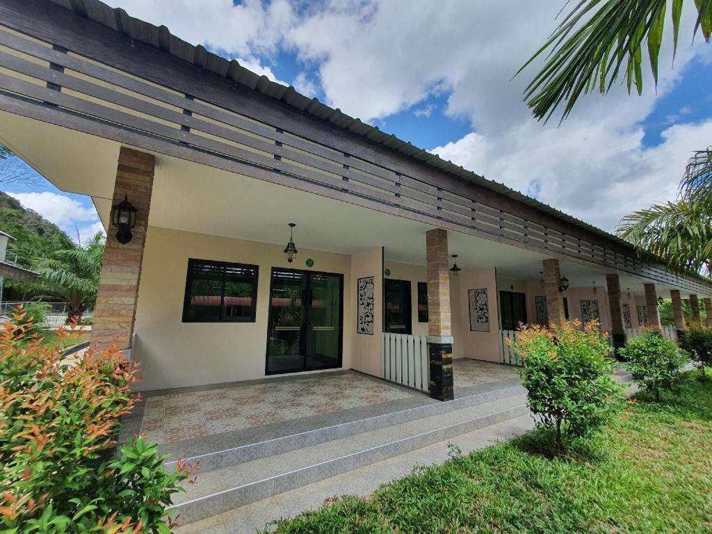 Phuphayot Resort Trang Dış mekan fotoğraf
